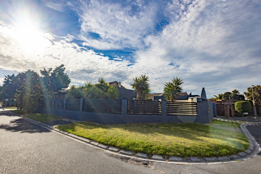 3 Bedroom Property for Sale in Glenwood Western Cape